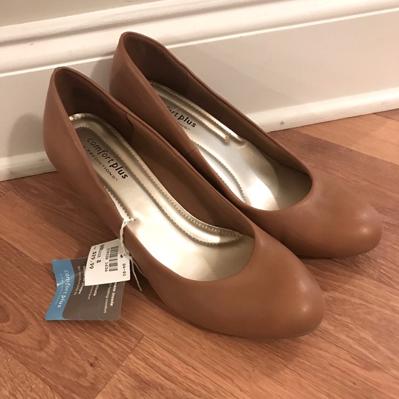 New with Tags Comfort Plus light brown Heels size 8